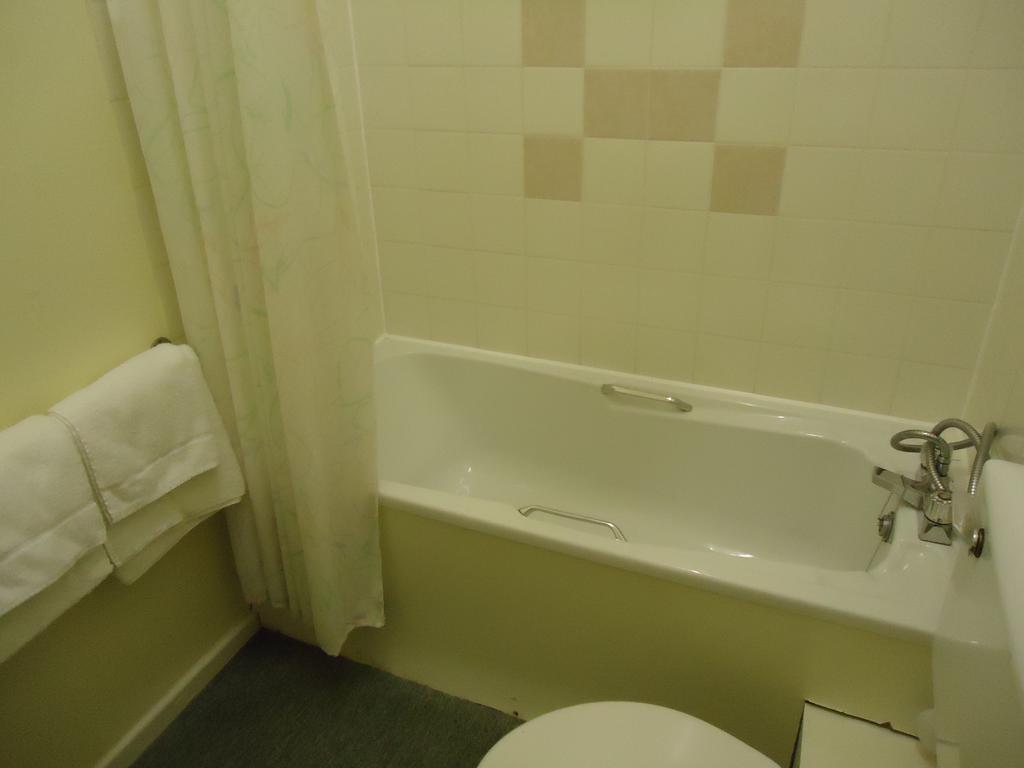 Abbey Court Hotel Торки Номер фото